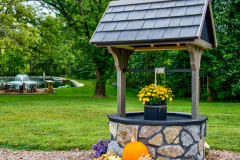 wishingwell-jumbo-coastal-gray-black-with-stone-shake-roof-2